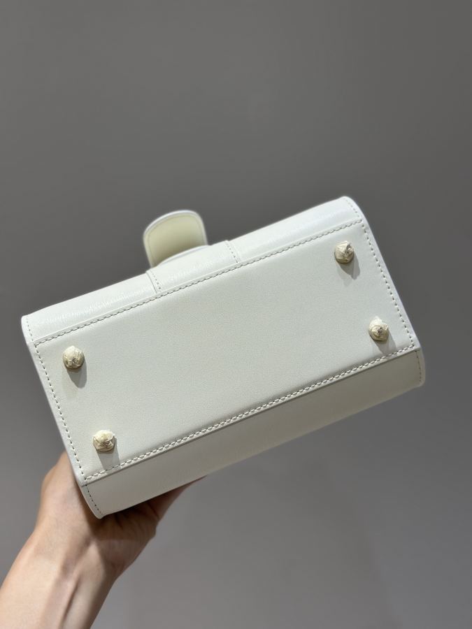 1:1 Replica LV bag BL Snow White — AAA Quality Replica — photo 5