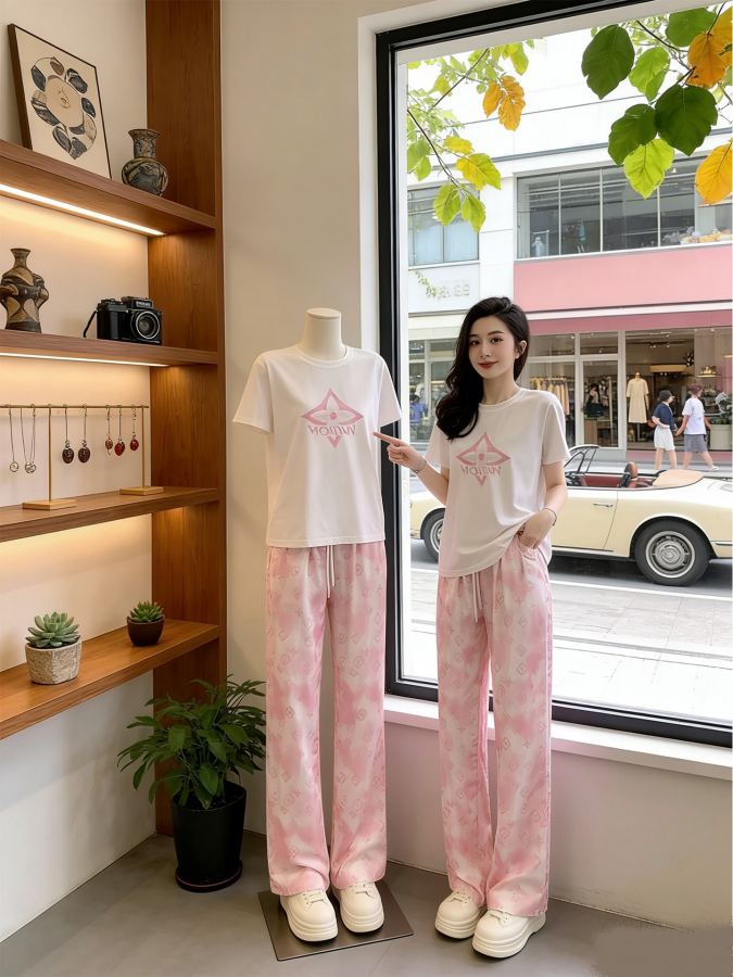 1:1 Replica LV Women — AAA Quality Replica — photo 3