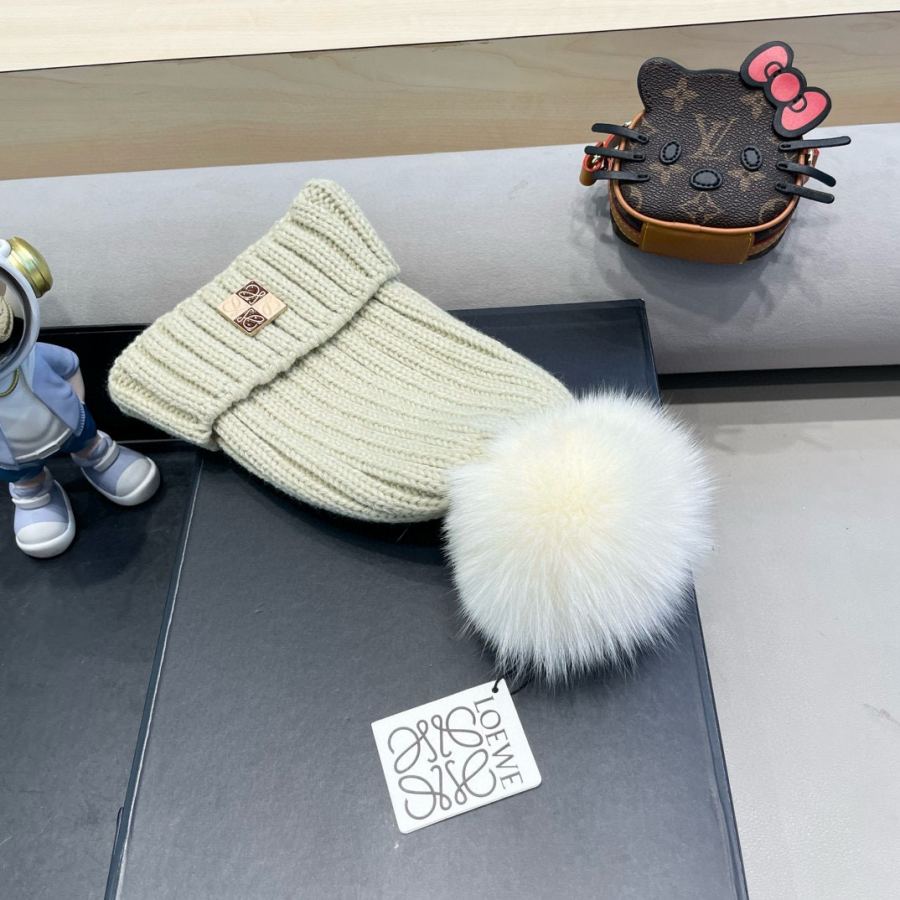 1:1 Replica Loewe hat early autumn simple knitted beanie, plush material, very versatile — Premium Replica — photo 7