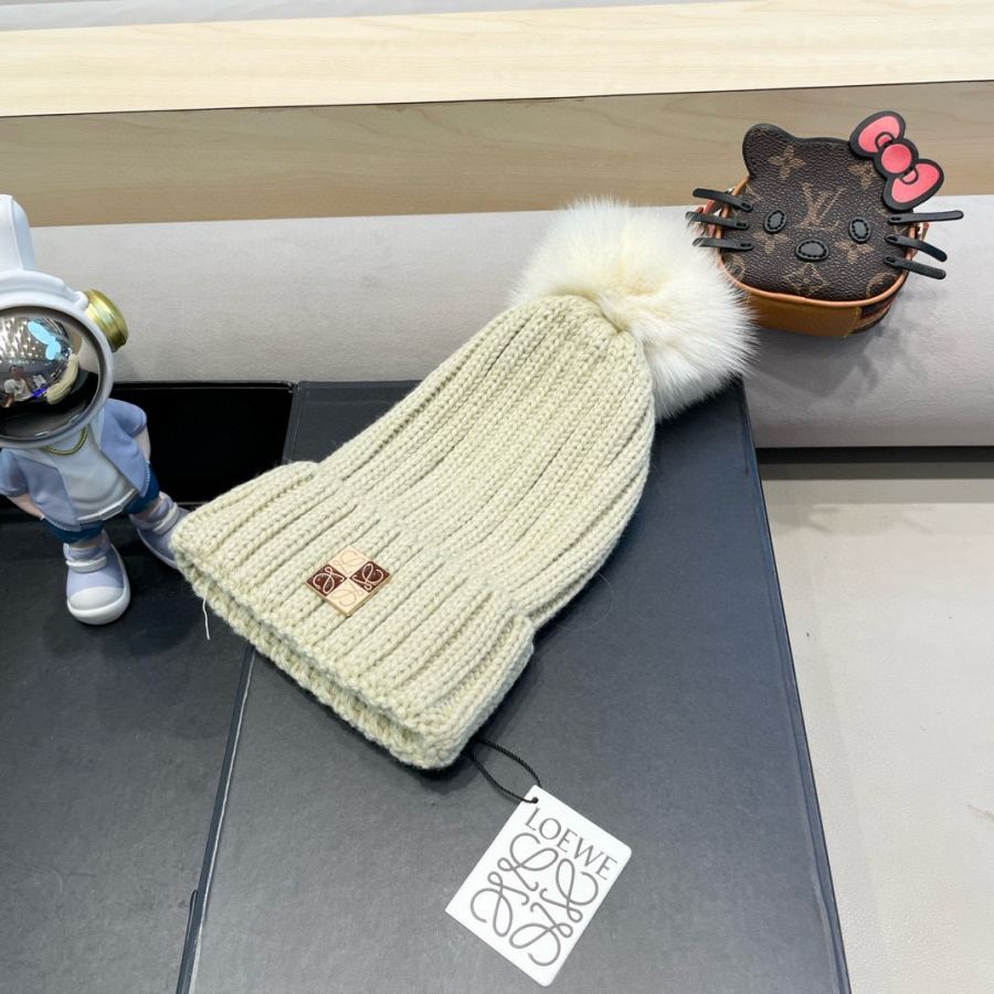 1:1 Replica Loewe hat early autumn simple knitted beanie, plush material, very versatile — Premium Replica — photo 2