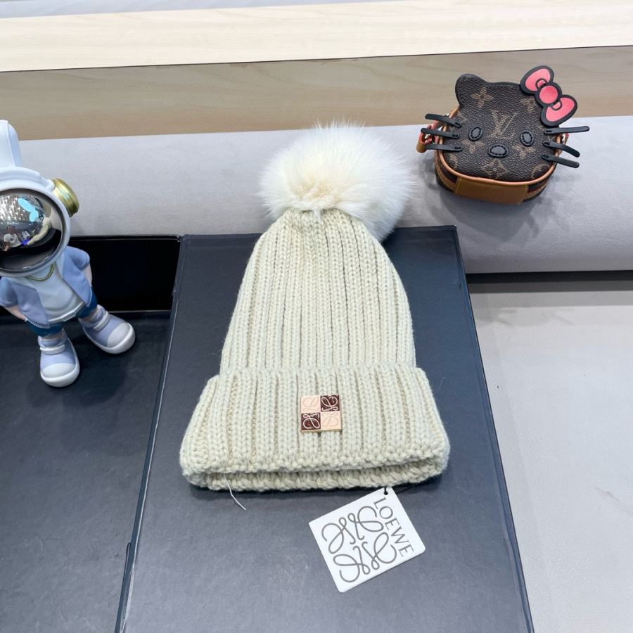 1:1 Replica Loewe hat early autumn simple knitted beanie, plush material, very versatile — Premium Replica