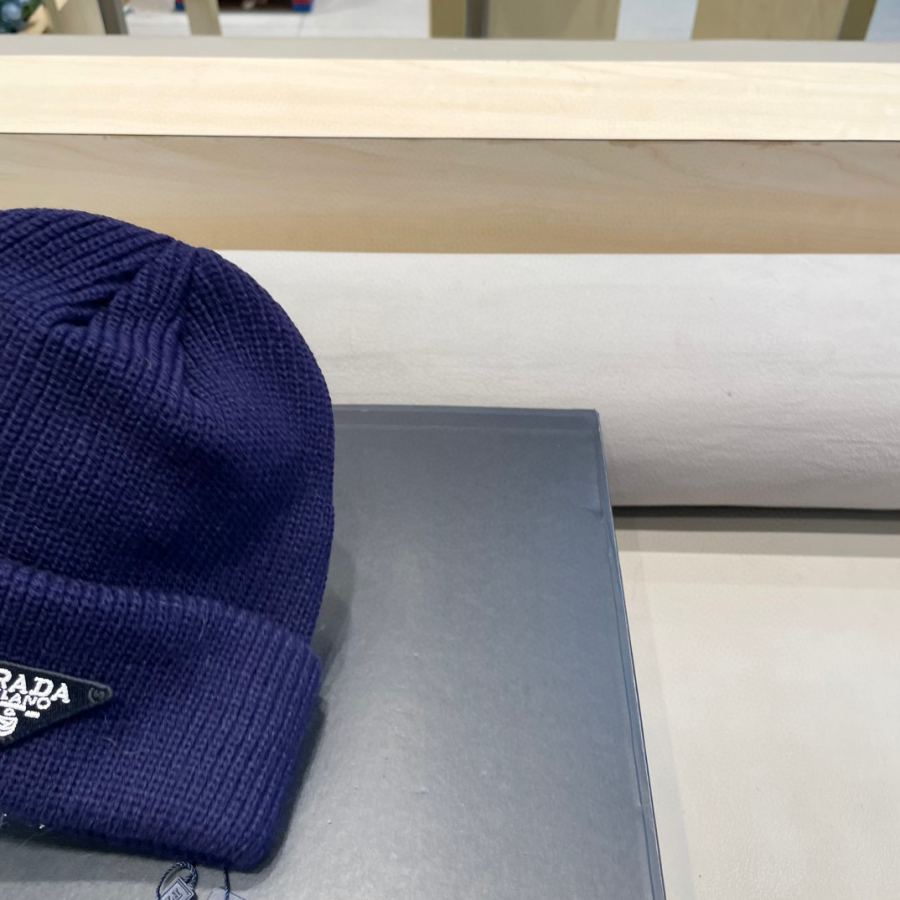 1:1 Replica prada hat Prada ins — 1:1 Replica — photo 6