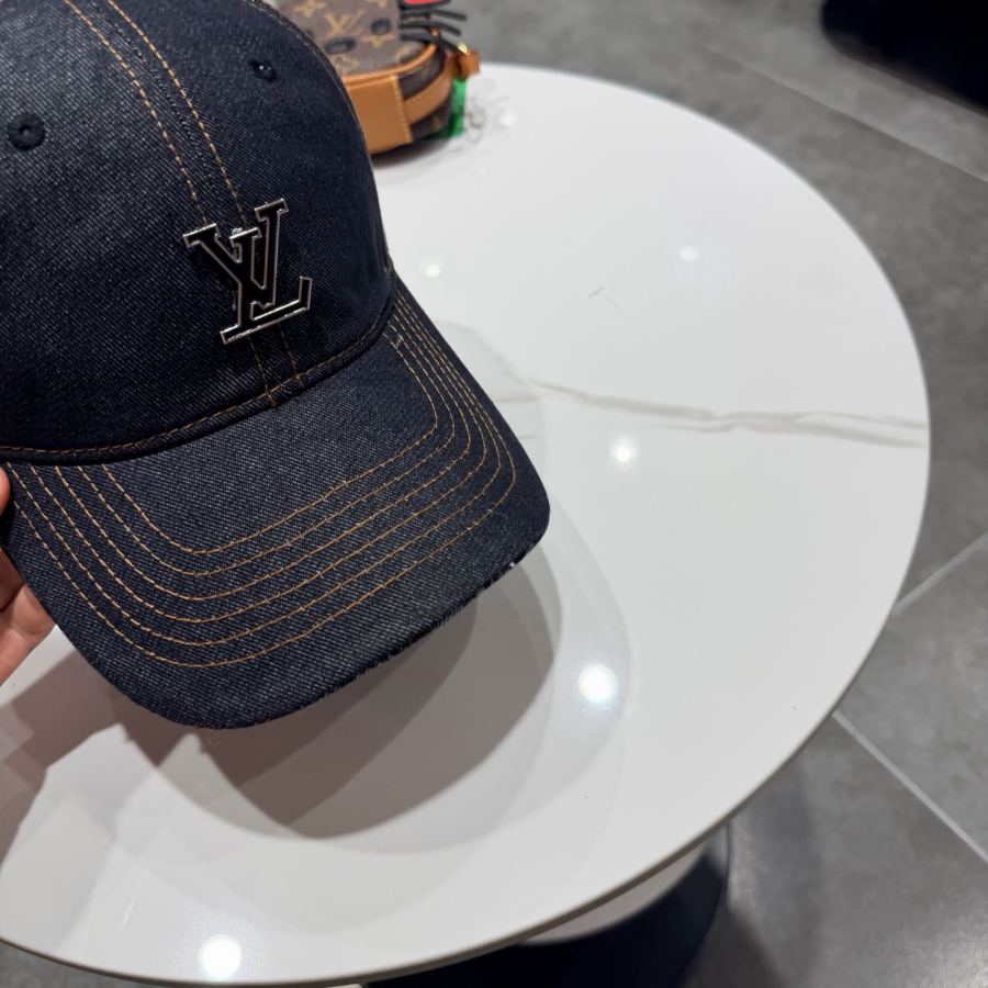 1:1 Replica Louis Vuitton hat Louis Vuitton LV — Premium Replica — photo 4