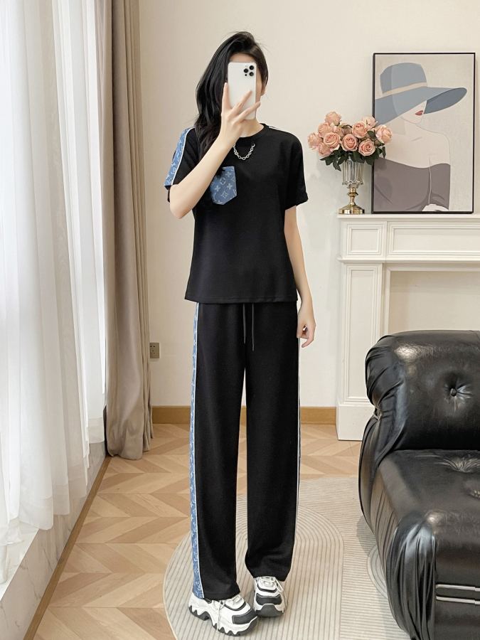 1:1 Replica LV Women — Premium Replica