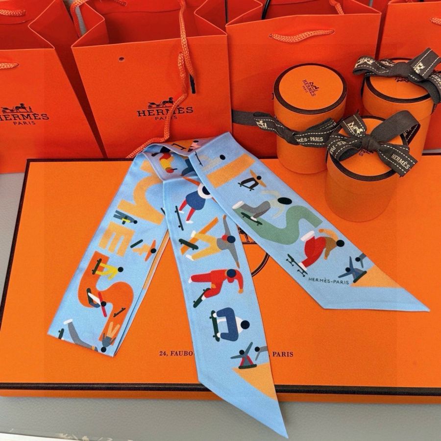 1:1 Replica Hermes Scarf Hermes “ ”Twilly — 1:1 Replica — photo 4