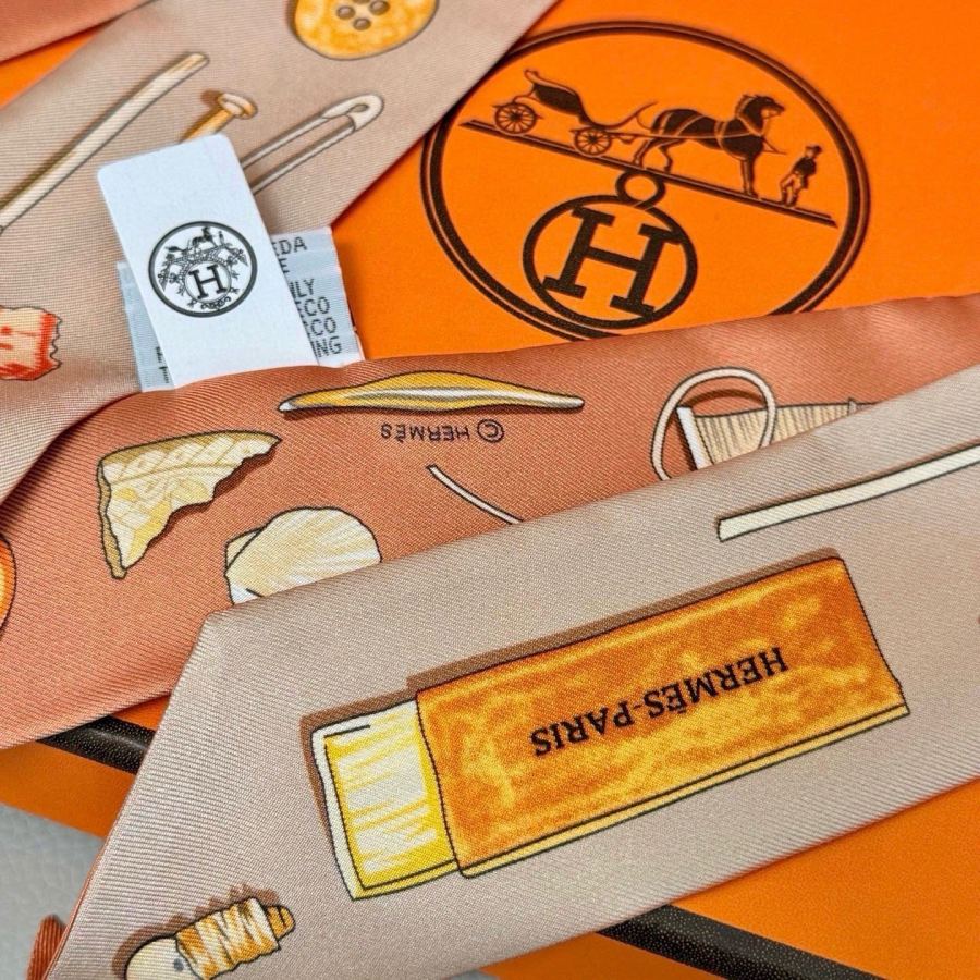 1:1 Replica Hermes Scarf Hermes“ ”Twilly — Premium Replica — photo 6
