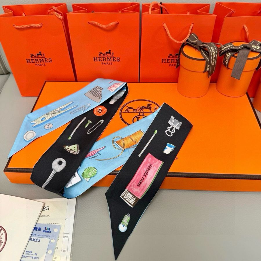 1:1 Replica Hermes Scarf Hermes“ ”Twilly — Premium Replica — photo 5