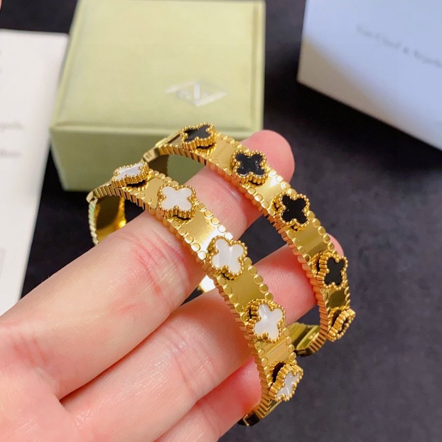 1:1 Replica Van Cleef & Arpels Jewelry VCA Classic Arrival replica — photo 8