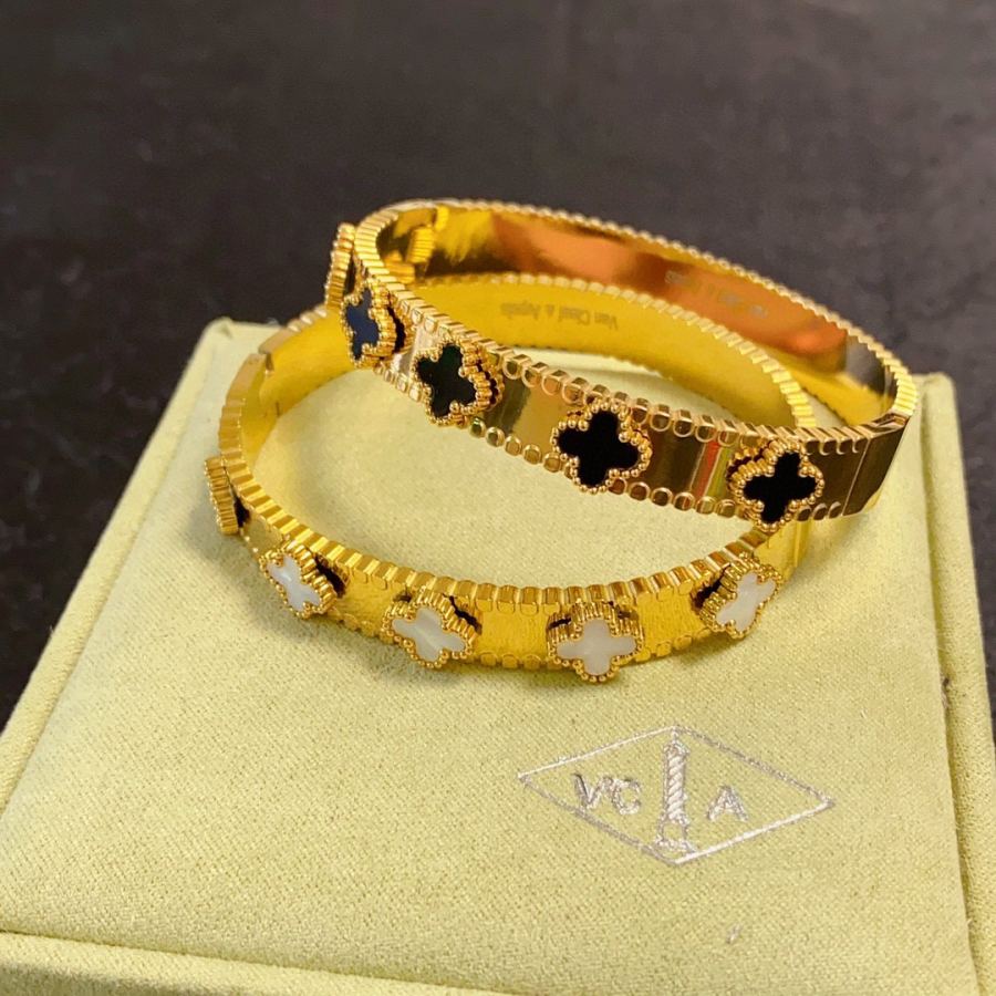 1:1 Replica Van Cleef & Arpels Jewelry VCA Classic Arrival replica — photo 6