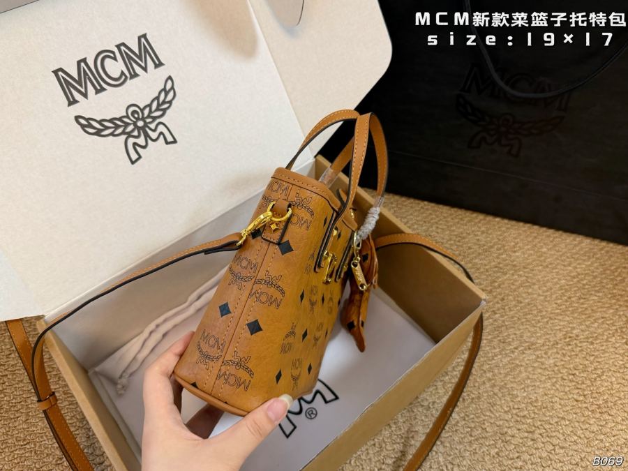1:1 Replica MCM bag (airplane box) — 1:1 Replica — photo 3
