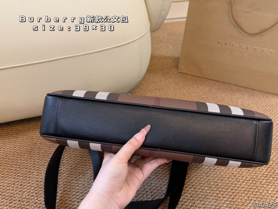 1:1 Replica Burberry bag (without box) — AAA Quality Replica — photo 4