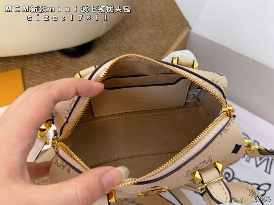 1:1 Replica MCM bag Airplane box Pendant) — Premium Replica — photo 9