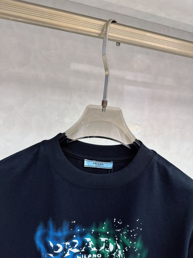 1:1 Replica Prada men Prada 2026ss T logo — Premium Replica — photo 5