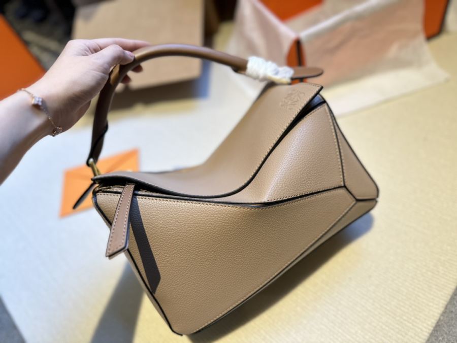 1:1 Replica LOEWE bag Gift box packaging — AAA Quality Replica — photo 3