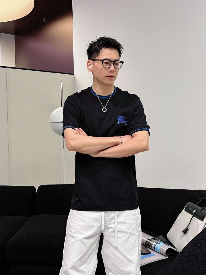 1:1 Replica Burberry men [Burberry Spring/Summer 2026 High-end customized T-shirts] — 1:1 Replica — photo 4