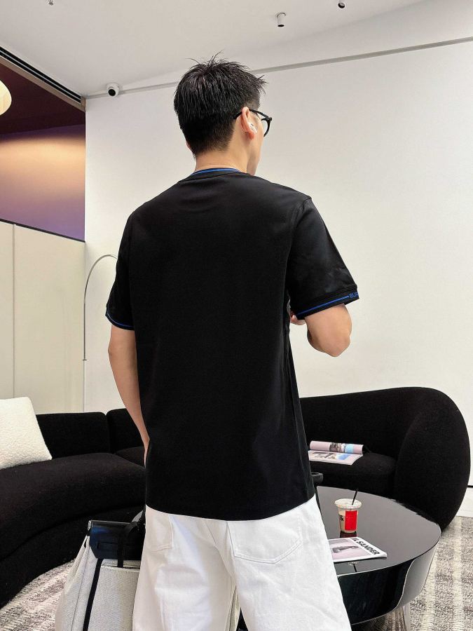 1:1 Replica Burberry men [Burberry Spring/Summer 2026 High-end customized T-shirts] — 1:1 Replica — photo 9
