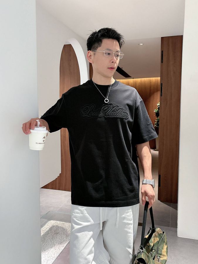 1:1 Replica LV men LV 2026 T — Premium Replica — photo 2