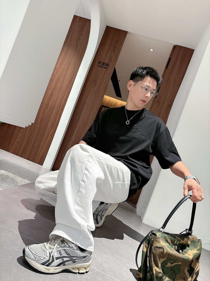 1:1 Replica LV men LV 2026 T — Premium Replica — photo 10