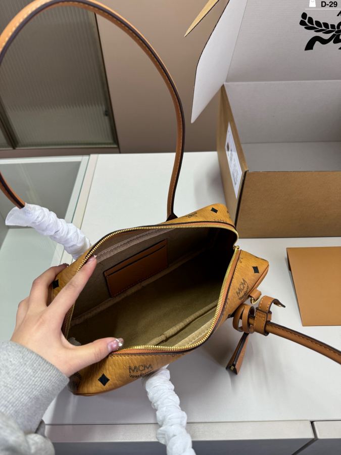 1:1 Replica MCM bag — photo 9