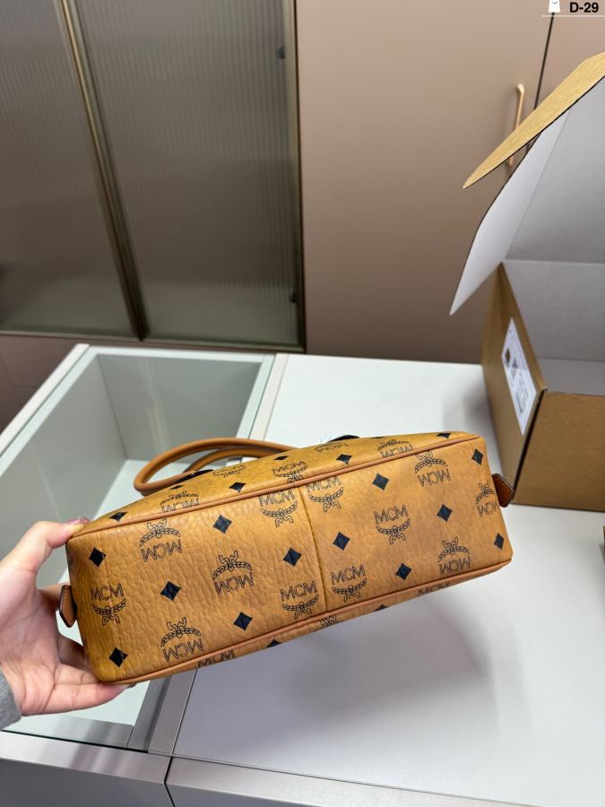1:1 Replica MCM bag — photo 3