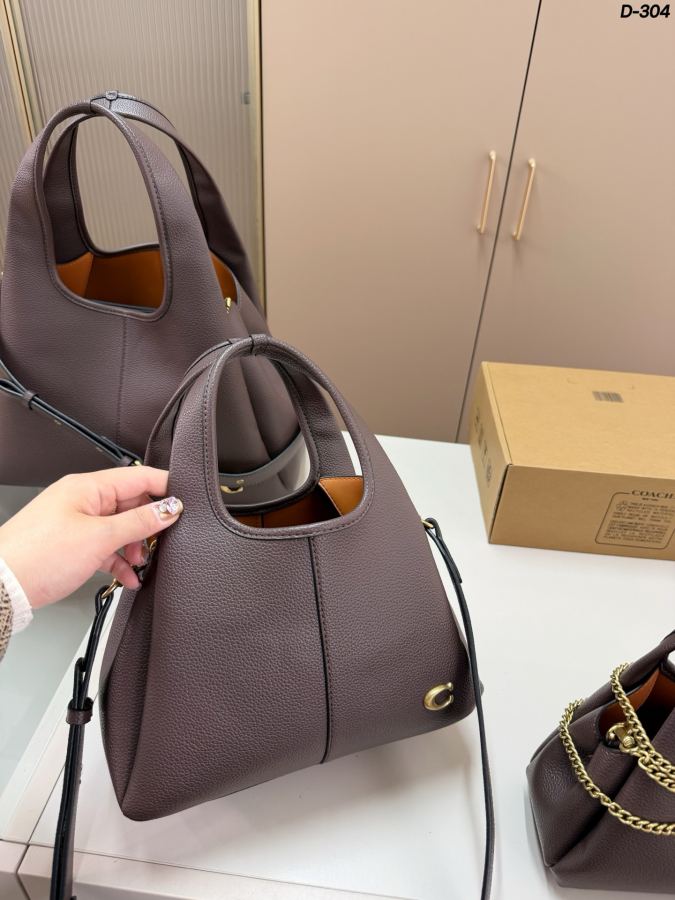 1:1 Replica COACH bag Medium — 1:1 Replica — photo 2