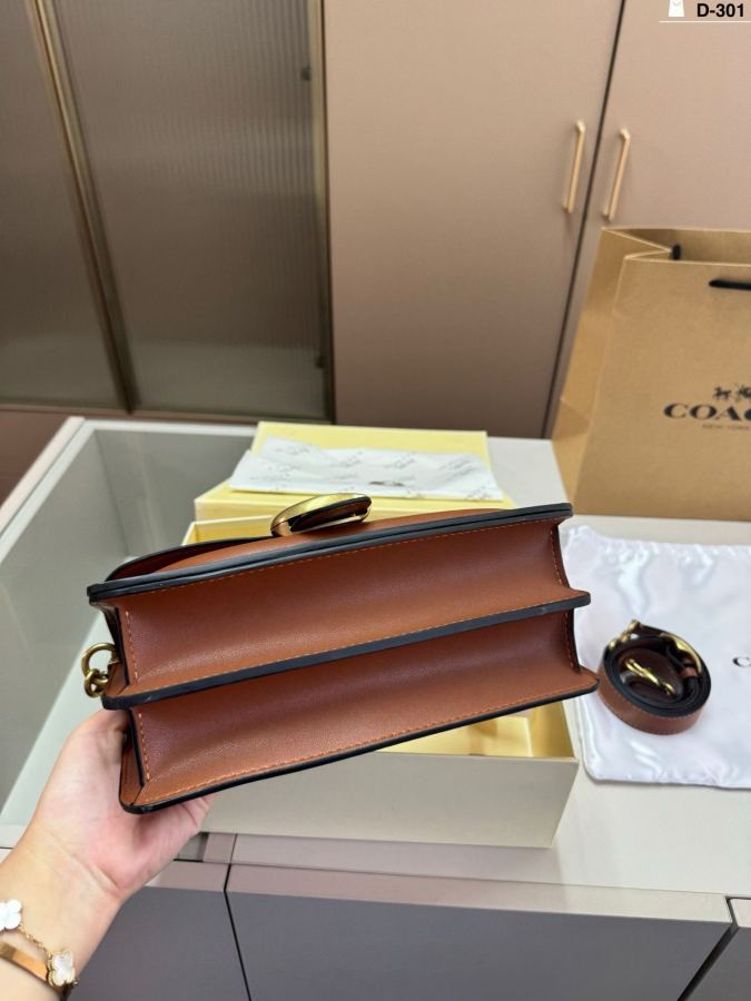 1:1 Replica COACH bag — AAA Quality Replica — photo 3