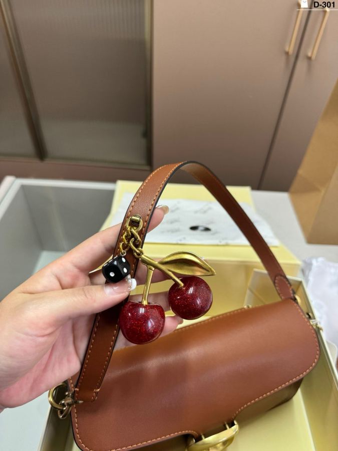 1:1 Replica COACH bag — AAA Quality Replica — photo 5