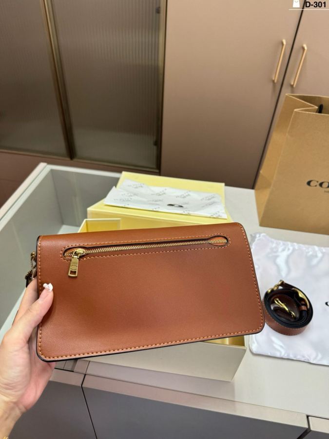 1:1 Replica COACH bag — AAA Quality Replica — photo 4
