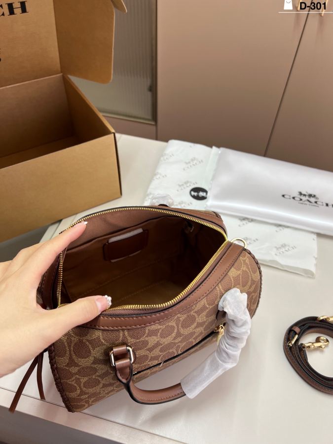1:1 Replica COACH bag — AAA Quality Replica — photo 3