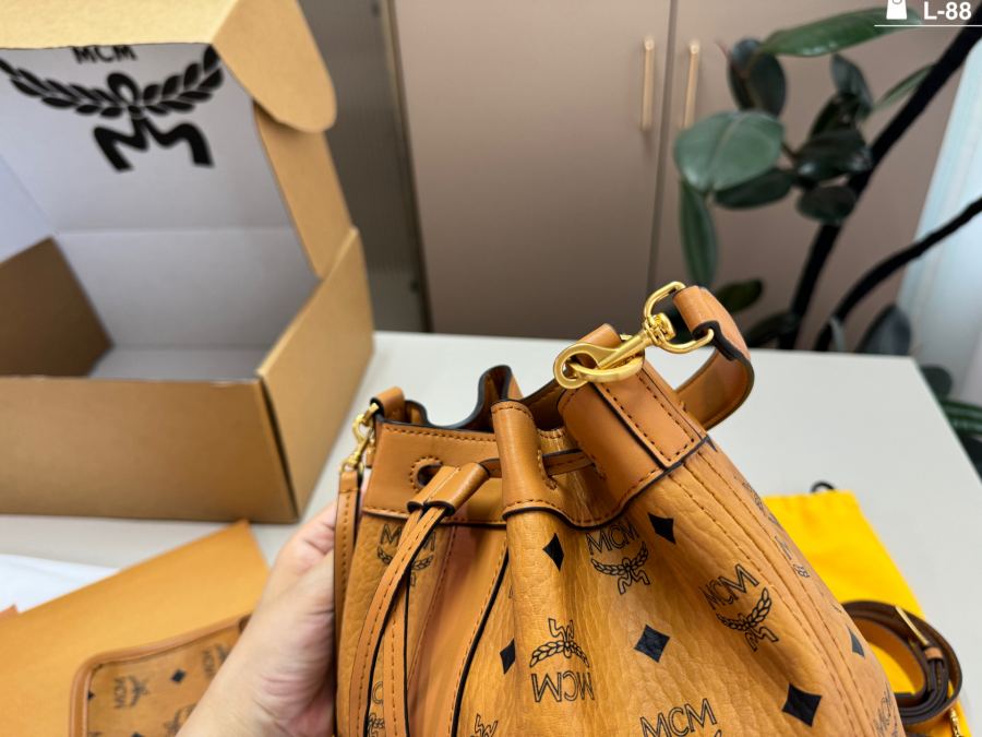 1:1 Replica MCM bag — photo 7