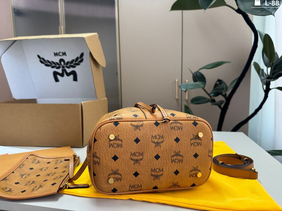1:1 Replica MCM bag — photo 4