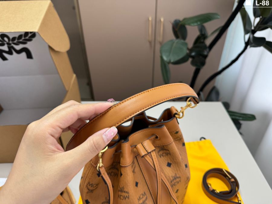 1:1 Replica MCM bag — photo 6