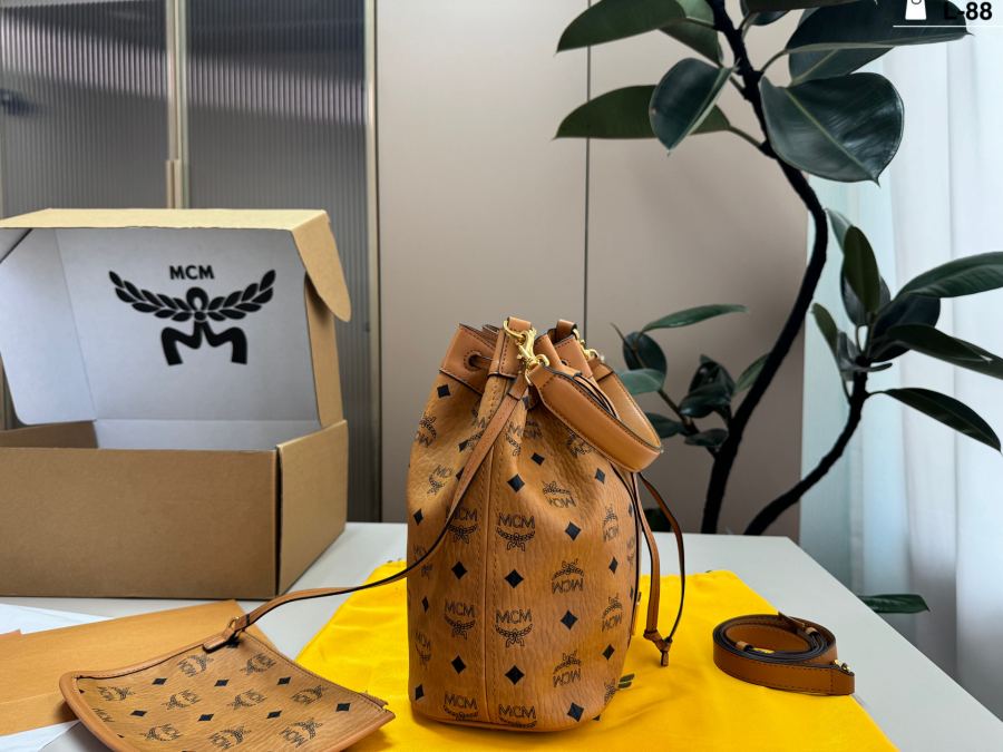 1:1 Replica MCM bag — photo 3