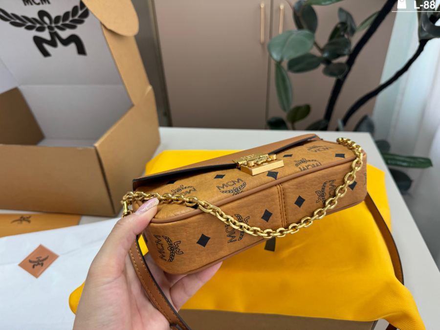 1:1 Replica MCM bag — photo 3