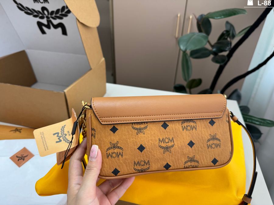 1:1 Replica MCM bag — photo 4