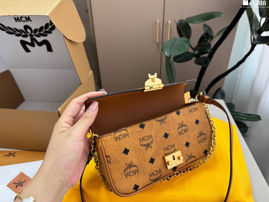 1:1 Replica MCM bag — photo 8