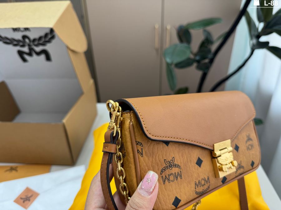 1:1 Replica MCM bag — photo 6