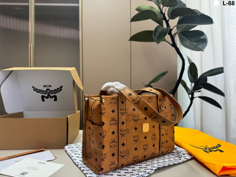 1:1 Replica MCM bag — photo 2