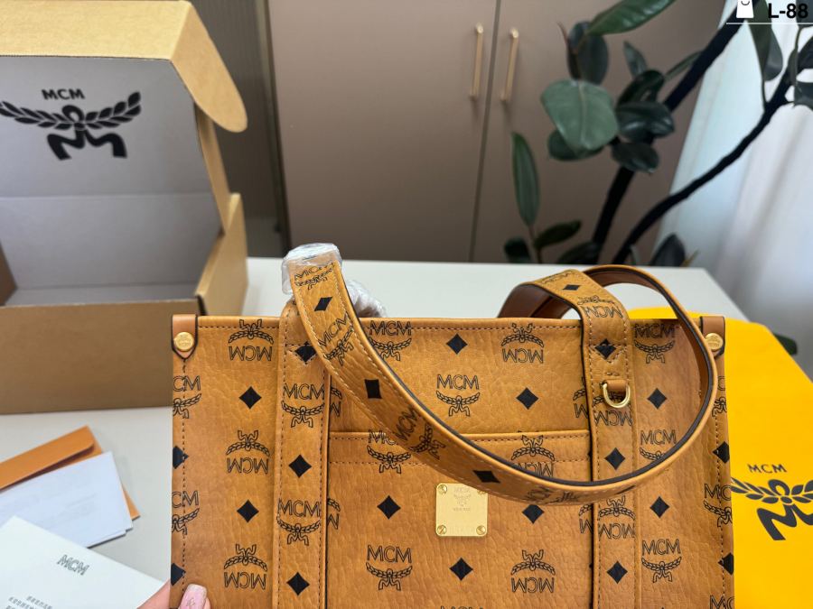 1:1 Replica MCM bag — photo 6