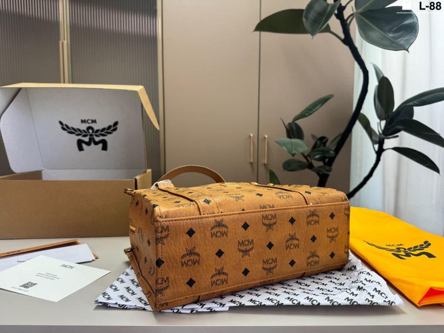 1:1 Replica MCM bag — photo 3