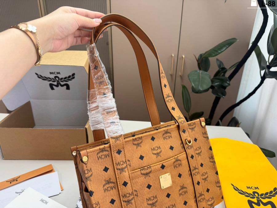 1:1 Replica MCM bag — photo 7