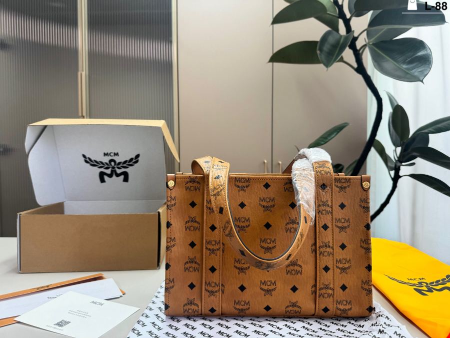 1:1 Replica MCM bag — photo 4