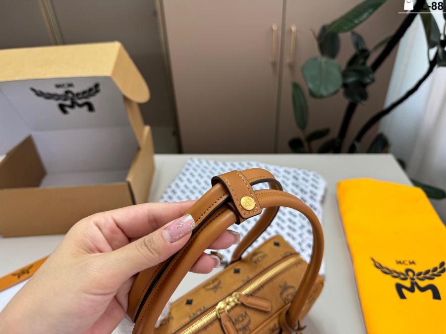 1:1 Replica MCM bag — photo 5