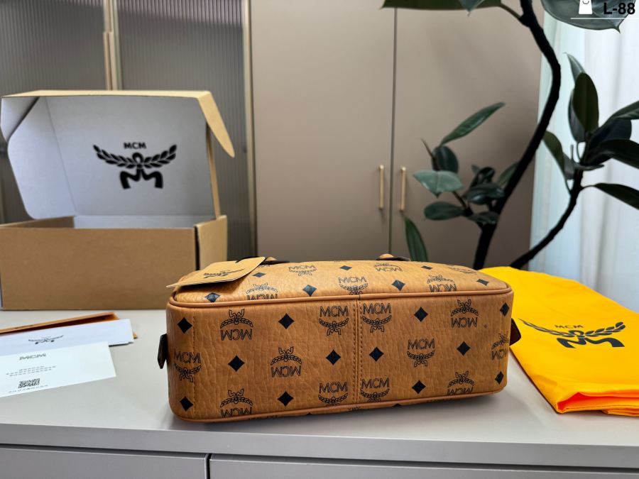 1:1 Replica MCM bag — photo 3
