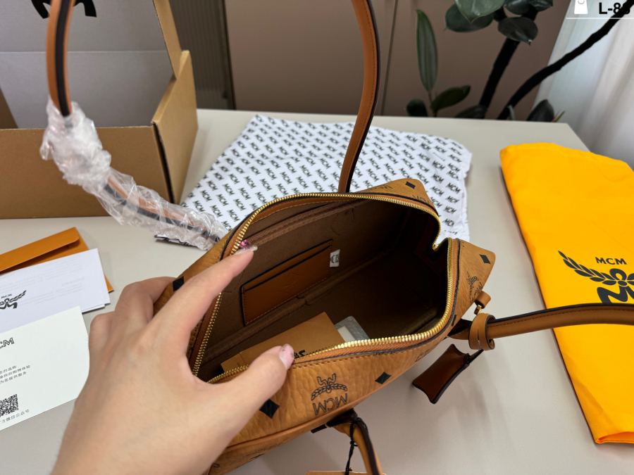 1:1 Replica MCM bag — photo 9