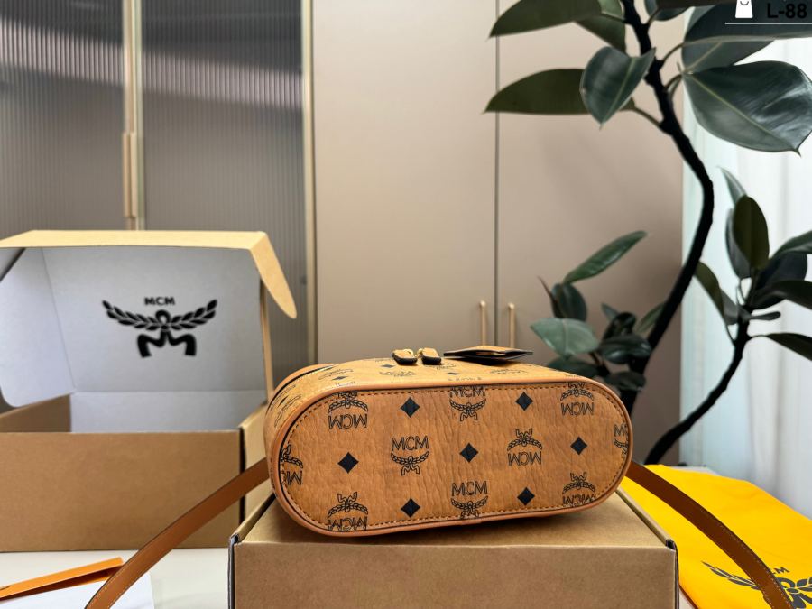 1:1 Replica MCM bag — photo 3