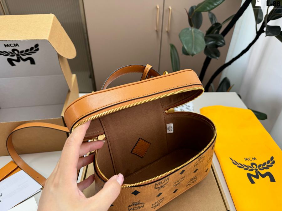 1:1 Replica MCM bag — photo 9