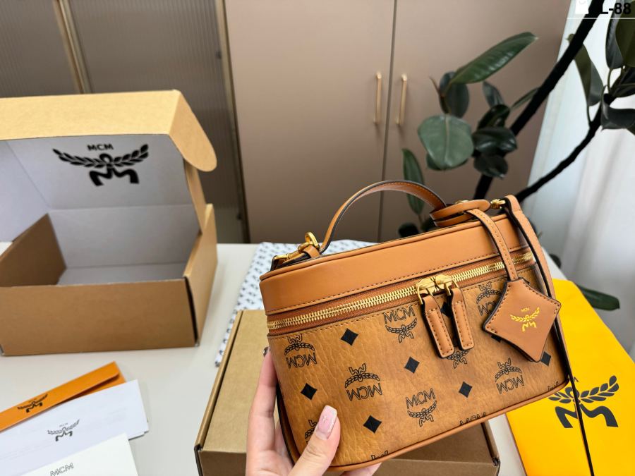 1:1 Replica MCM bag — photo 7