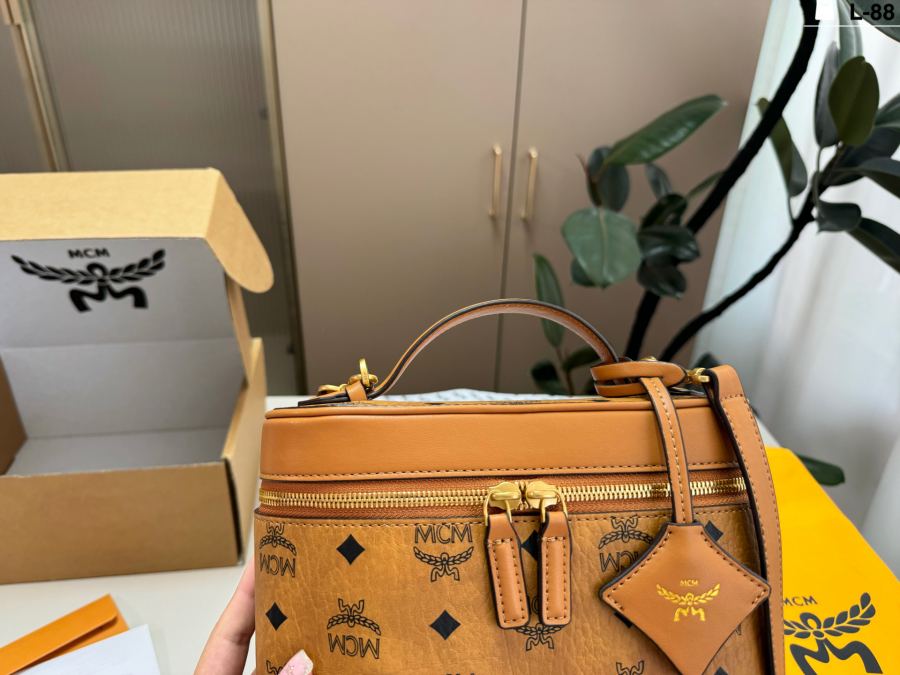 1:1 Replica MCM bag — photo 6