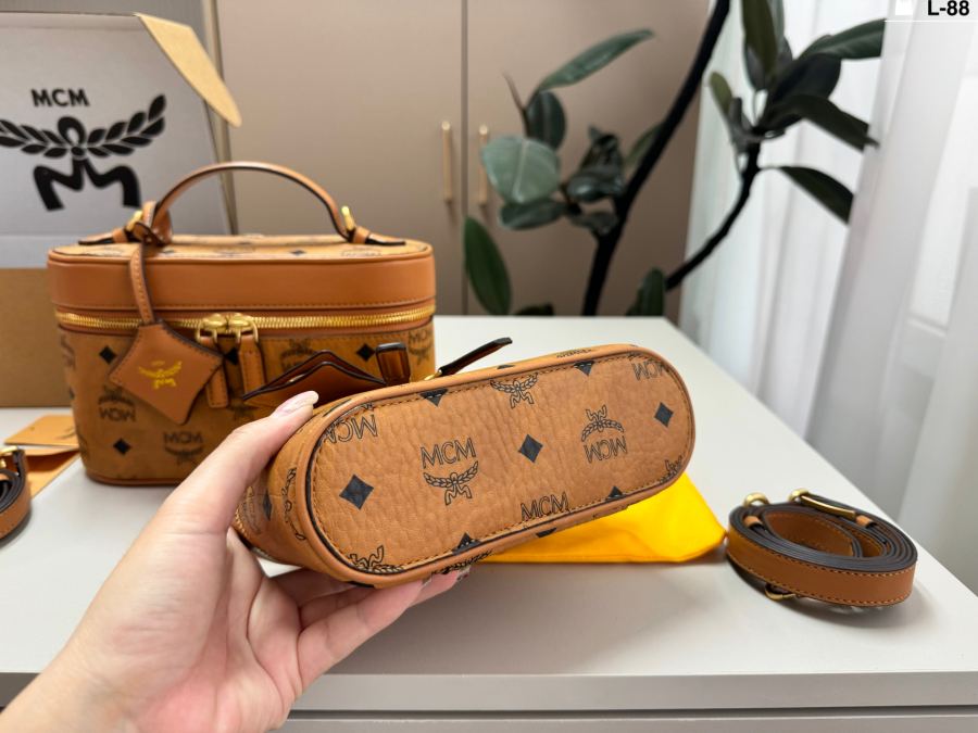1:1 Replica MCM bag Small 19cm — 1:1 Replica — photo 3
